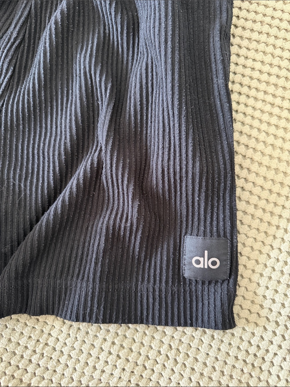 ALO Black Ribbed Shortd - Picture 2 of 3